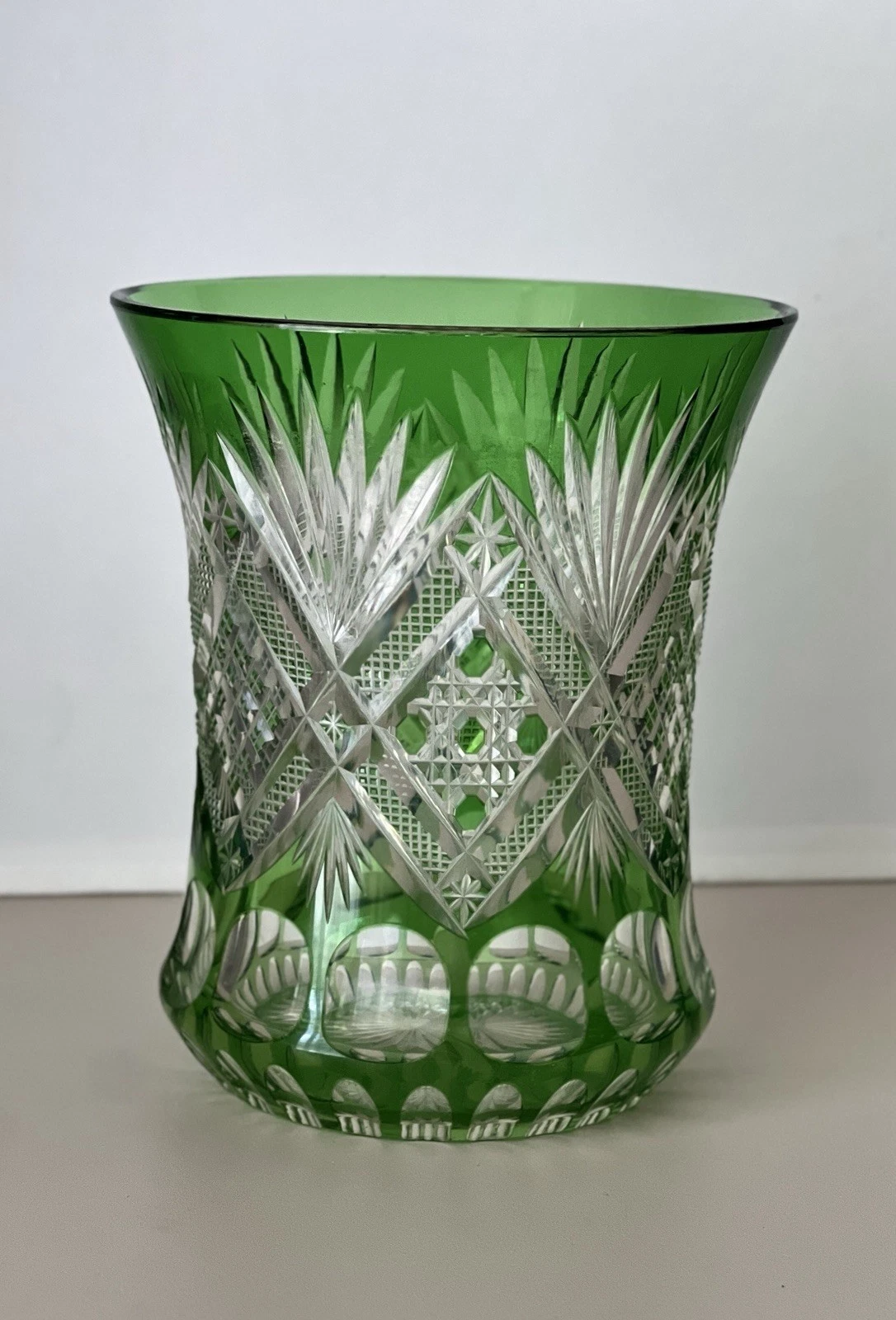 Beautiful Emerald Green Crystal Vase Bohemian Craftsmanship (Overlay Glass)
Opens in a new window or