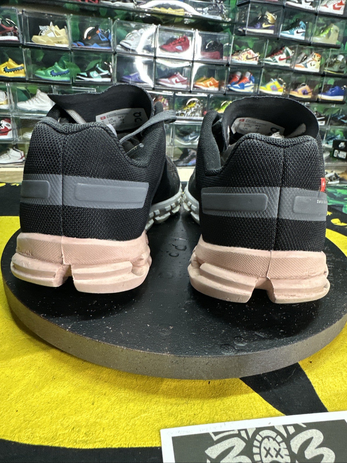 On Cloud Women's Size 7 Cloudtec - image 4