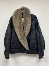 Giacca in ecopelle Bershka con colletto in pelliccia sintetica marrone colore nero taglia UK Large