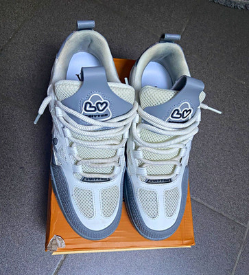 Louis Vuitton Herren Sneaker Low Top Weiß/Grau, Schnürung atmungsaktiv EU 45