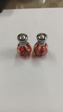 Glass Act Salt & Pepper shakers. Einzigartiges Design. Handgefertigt. Brandneu
