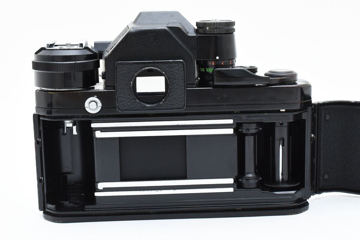 Nikon F2 Photomic S DP-2 35mm SLR Film Camera Black Body Nikon F2 Photomic S DP-2 35mm SLR Film Camera Black Body