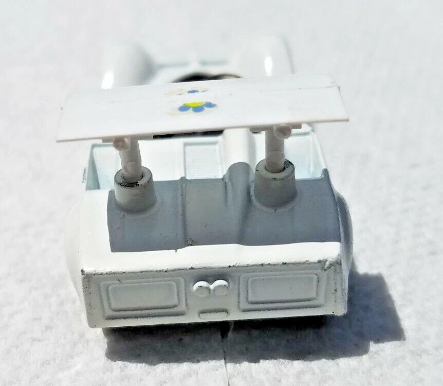 Hot Wheels Vintage 1968 Redline Chaparral 2G casi nuevo EE. UU. Blanco con calcomanía original como nuevo Foto 3 de 4