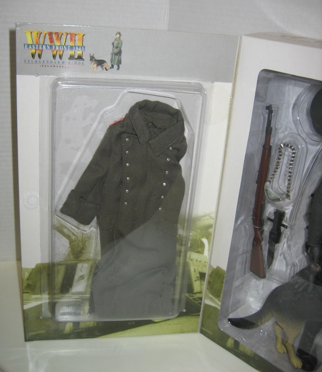 Dragon WWII 1/6 Figure 70037 WWII German Feldwebel Gustav & Kaiser