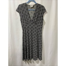 Van Heusen Black & White Geometric V‑Neck Midi Dress