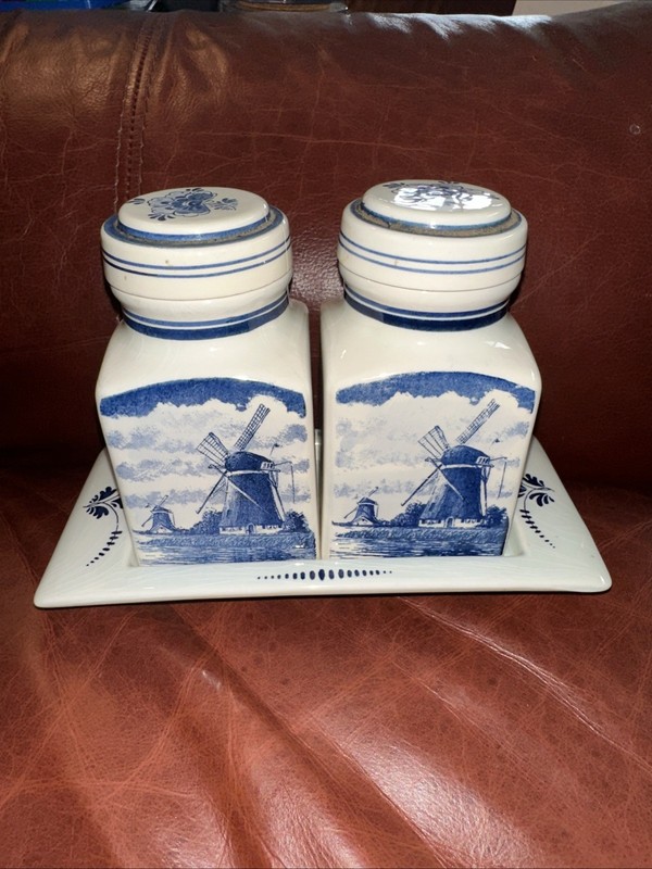 Vintage DELFT Blue Hand Painted Spice Jar Canister Set Tray 6” X 8.5” Crack Top