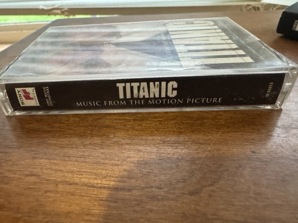 Titanic Soundtrack Cassette Tape Music From The Motion Foto 2 de 3