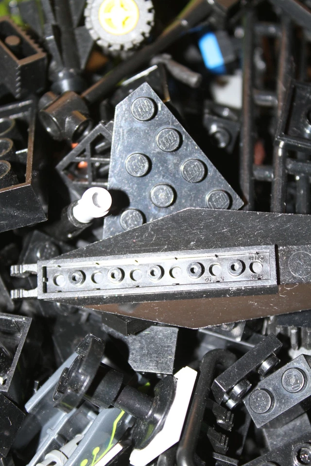 LEGO KONVOLUT KISTE SCHWARZ  1,5  KG  BASIC/CITY/TECHNIC /NINJAGO - SONDERTEILE - Bild 2 von 4