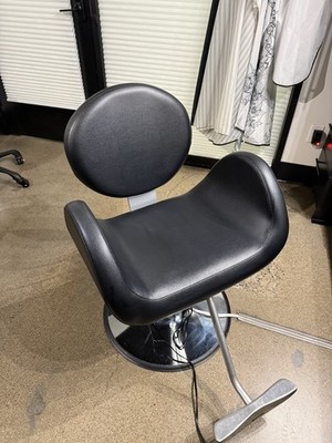 Takara Belmont Novo Styling Chair