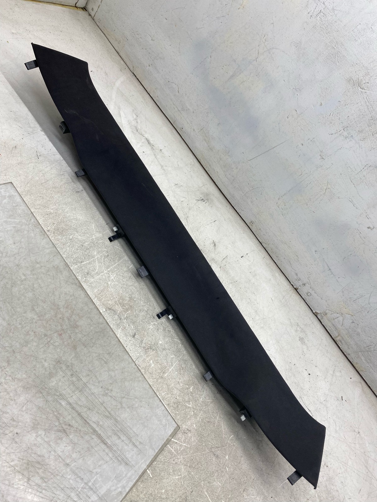 2015-2020 BENTLEY BENTAYGA REAR OVERHEAD ROOF HEADER TRIM PANEL COVER 36A867839A