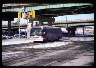 TORONTO BUS SLIDE: TTC 8776 GM NEW LOOK SPADINA 77 ROUTE (1992 ORIGINAL)