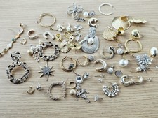 Lot de Bijoux à Trier avec Boucles Orphelines