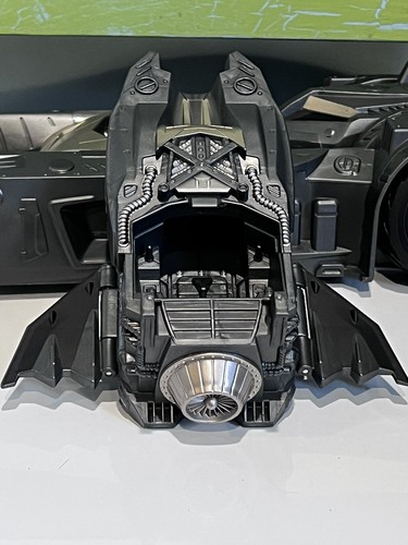 Batman Bat-Tech Batmobile and Bat boat 2-in-1 Transforming Vehicle Spin Master - Picture 11 of 12