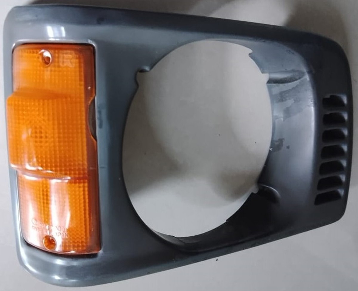 SUBARU Sambar 1982 - 1990 M-KT6 Headlight Cover / Garnish / Frame