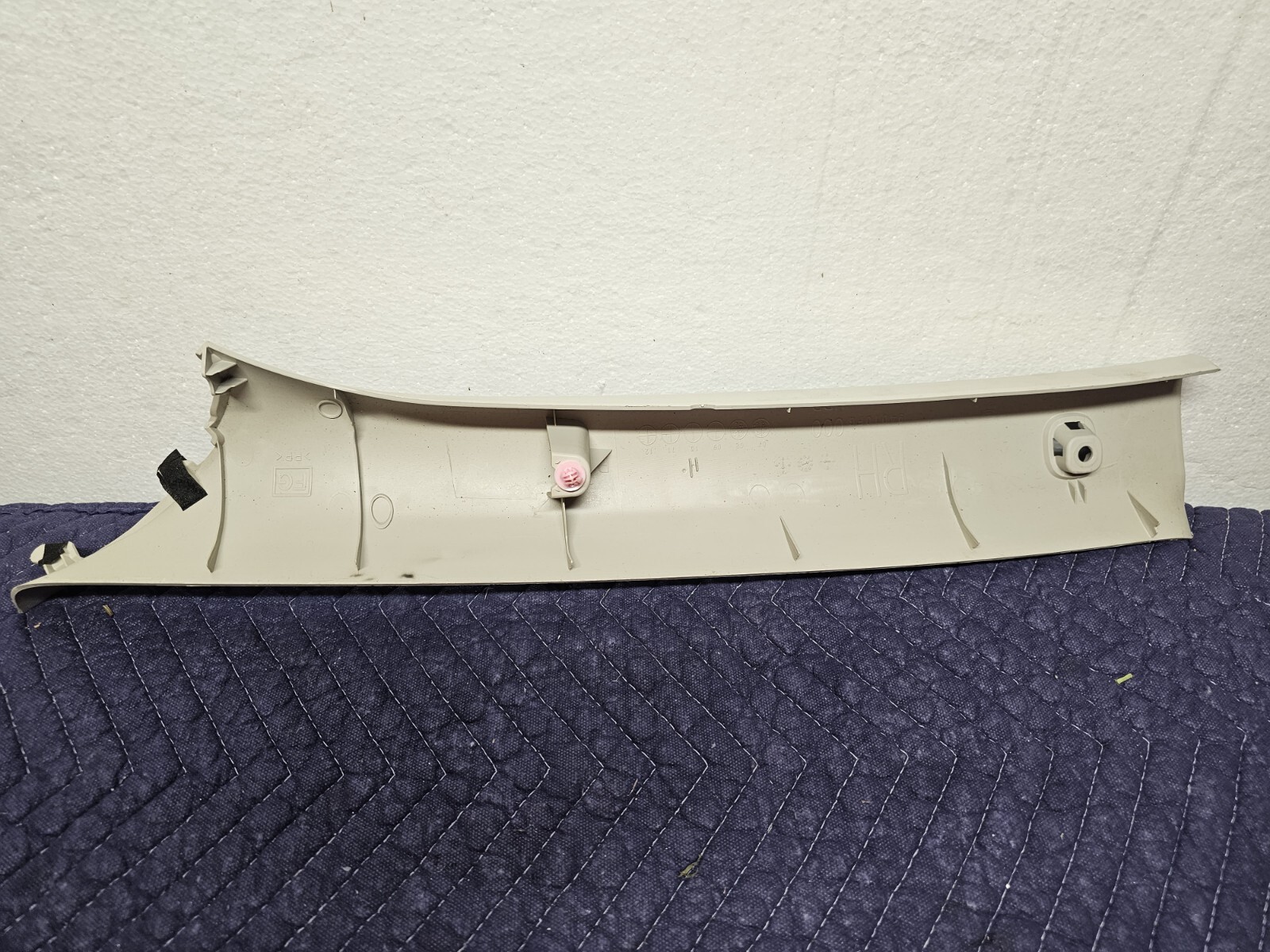 2008 2014 Subaru Impreza Windshield Pillar Trim Right Side 94010FG000 OEM