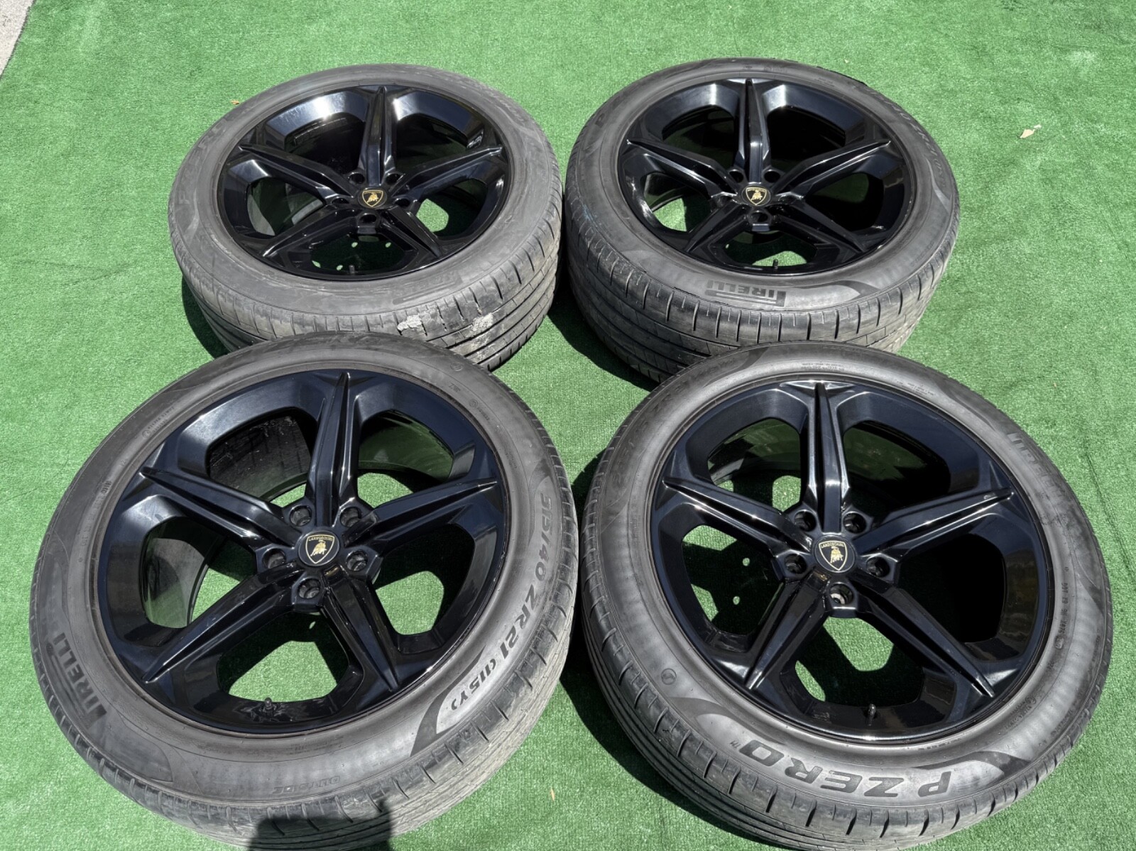 21 URUS LAMBORGHINI RIMS OEM FACTORY SET 4 GENUINE NEW TIRES TPMS 2024 BBS