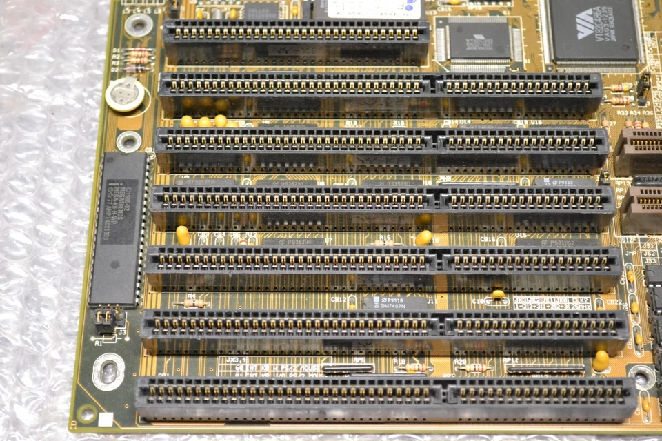 New old stock VIA FIC 486-GVT-2 Socket 3 motherboard with intel 486 CPU - Image 2 of 4