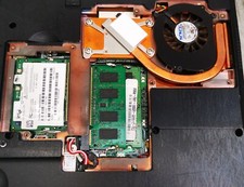 Viglen Dossier XR Laptop - Schwarz **OHNE STROM** hat Spuren – Bild 9