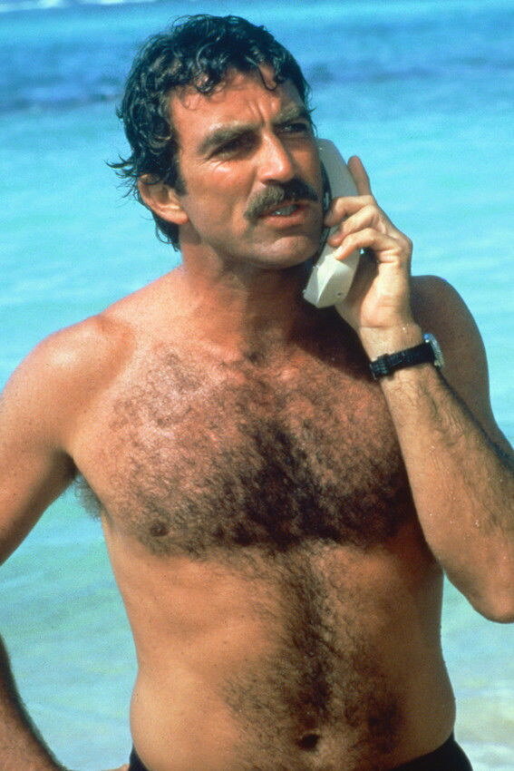 75634 MAGNUM TOM SELLECK BARECHESTED COLOR Wall Print Poster US