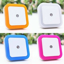 Sensore di luce illuminazione notturna LED plug-in EU camera da letto dormire bianco blu lampade OQ