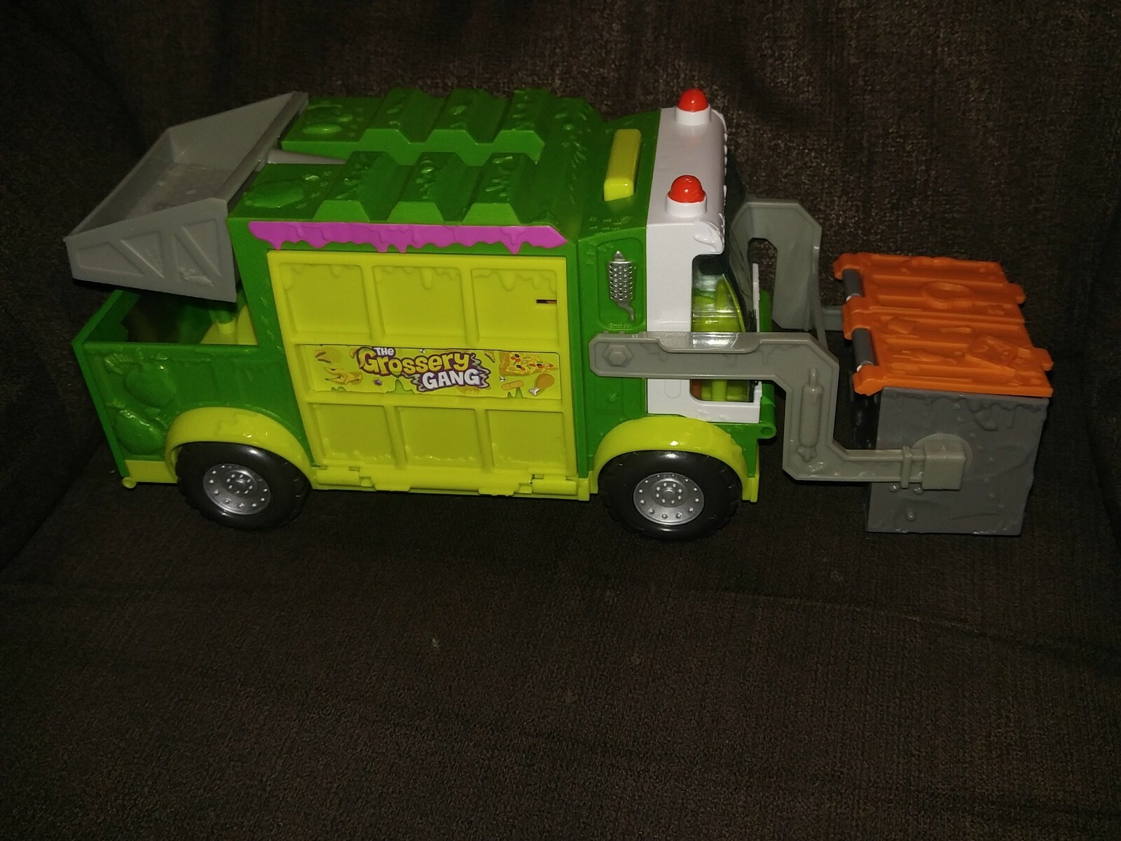 the grossery gang garbage truck