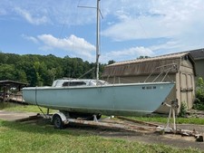 1970 Venture 24'9" Sailboat w/ Trailer & Title