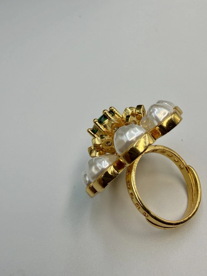 Mother Of Pearl 镀金戒指 带翡翠绿石 — 第 2/4 张图片