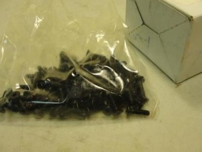196437 New In box; Industry-Std 4XU72 Box Of 100; Socket Head Cap Screw