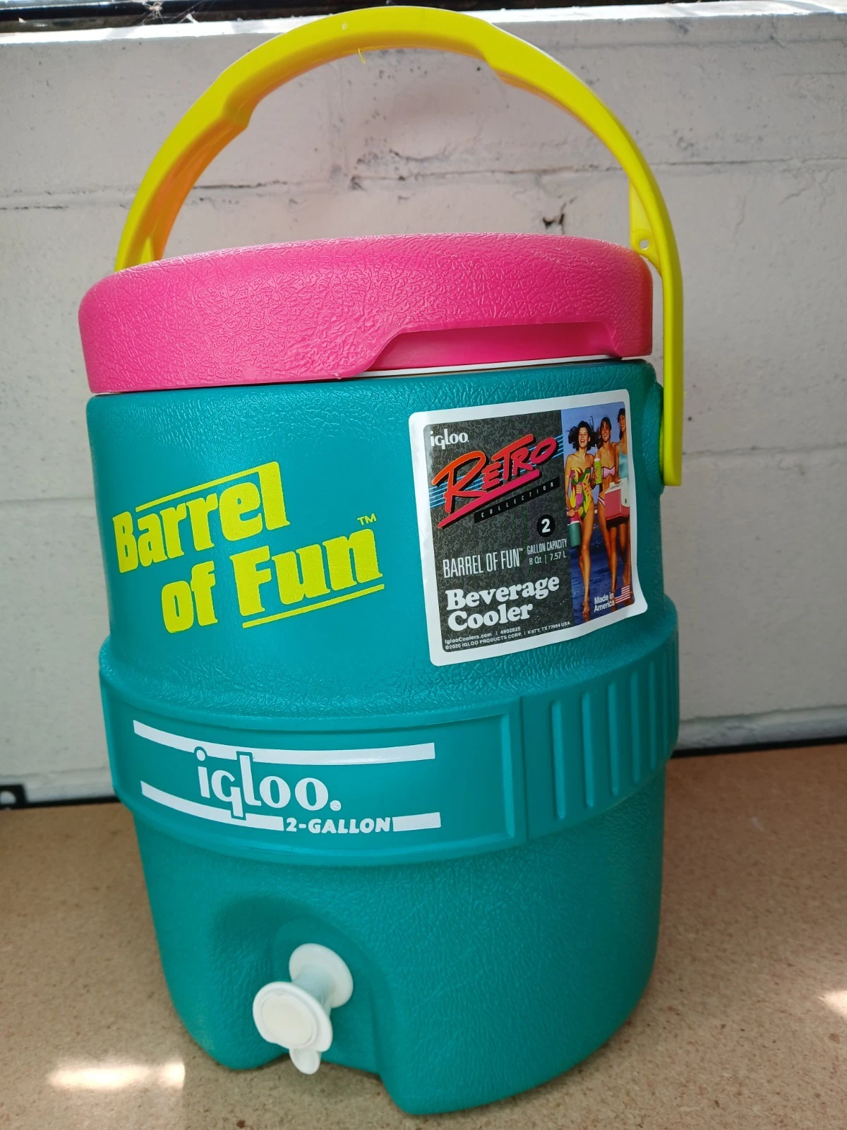 Vtg Igloo Barrel of Fun 2 Gallon Jug Retro Dispenser Drink Cooler Teal Pink 90s
Opens in a new windo