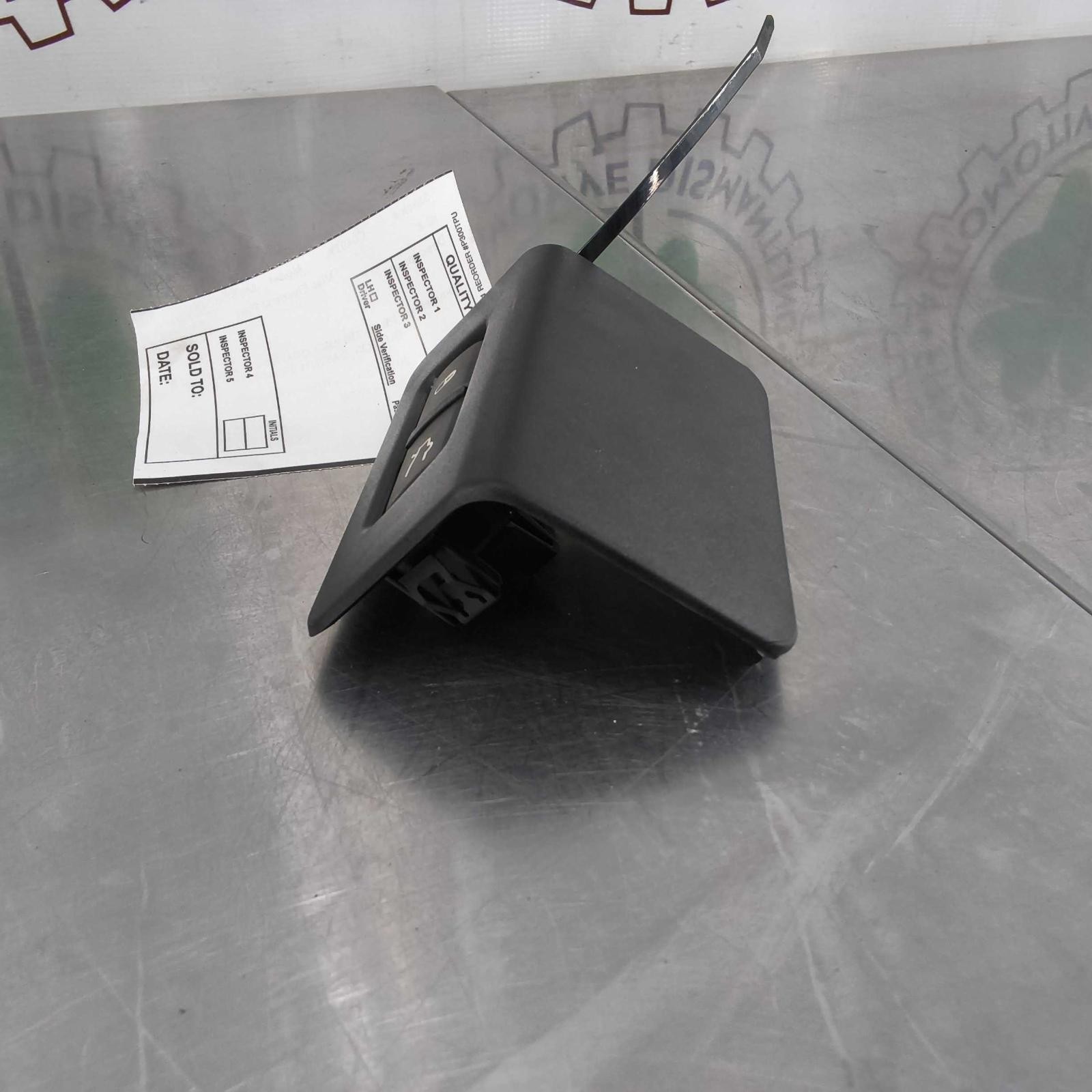 Maserati Quattroporte 2016 Rear Release switch P/N 670049319