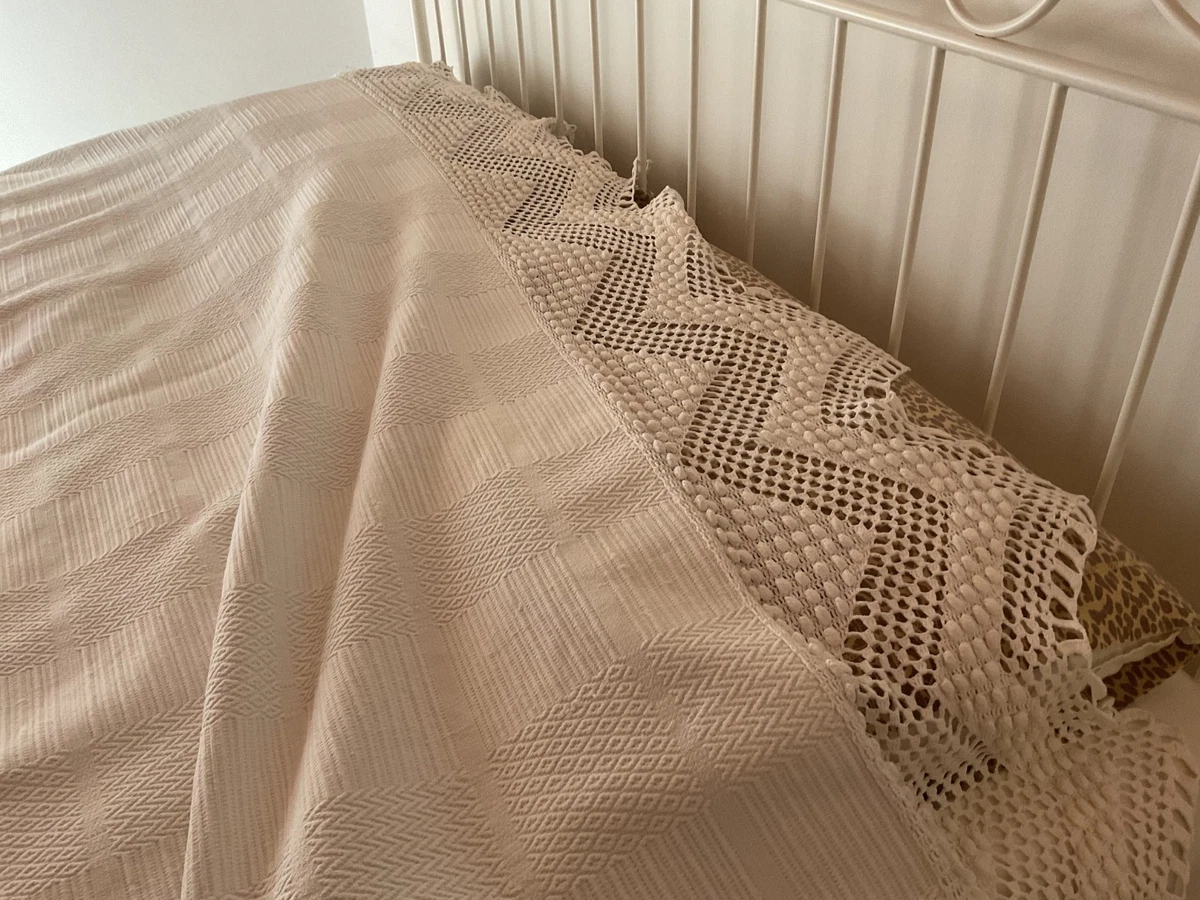 Couvre-lit Matrimonial Fait Main En Coton – Crochet Italien – Beige