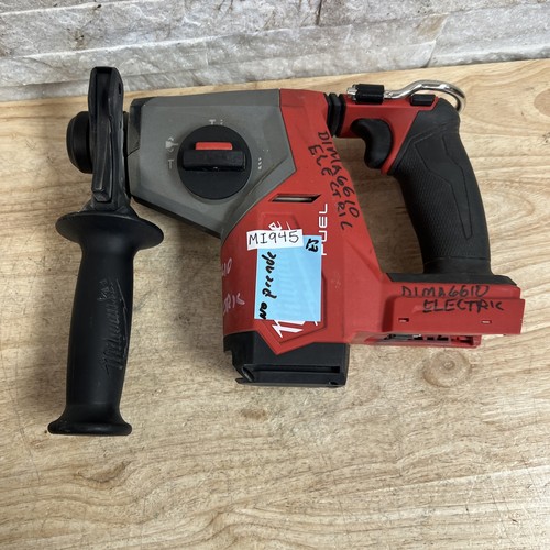 MI945 Milwaukee 2908-20 M18 Fuel 5/8” SDS Plus Rotary Hammer FOR PARTS OR REPAIR