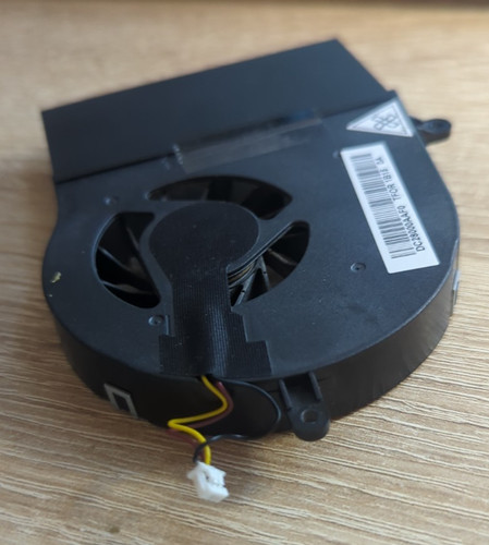 ASUS A93S Lüfter Kühler Fan Cooler – funktioniert – Halter leicht defekt
