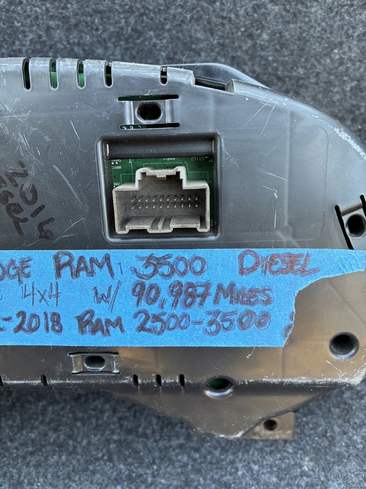 Dodge Ram 3500 2016 usada con panel de calibre 90.987 millas diésel 6,7 L MPH 2013-2018  Foto 4 de 4
