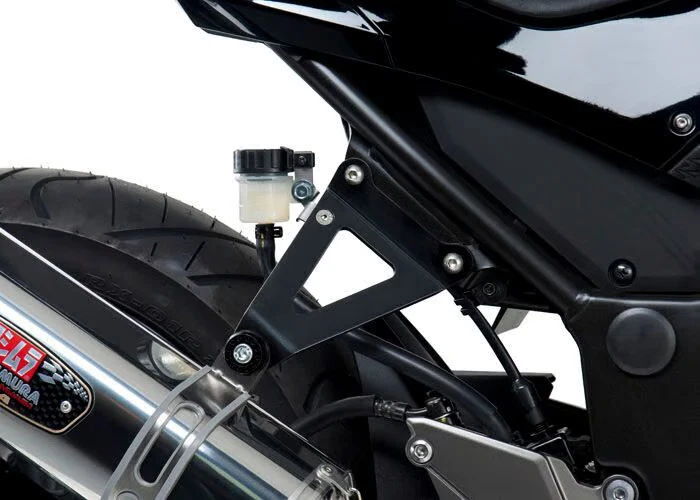 Soporte de suspensión de silenciador/escape YOSHIMURA (negro) 2013-2015 Kawasaki 14700AB Foto 4 de 4
