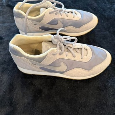 Nike Outburst Women's Chic and Stylish Running Shoes Size 11.5