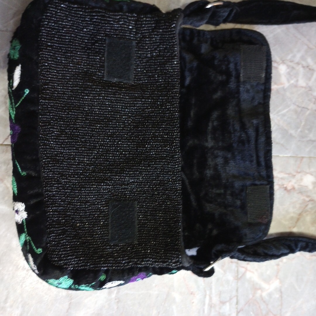 как выглядит Vintage Black Velvet Beaded Handbag with Shoulder Strap Floral Design India, EUC фото