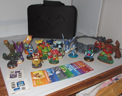 SKYLANDERS FIGURES 15 PC FIGURE LOT USED & Batman CARRY CASE Portal Cards Lot