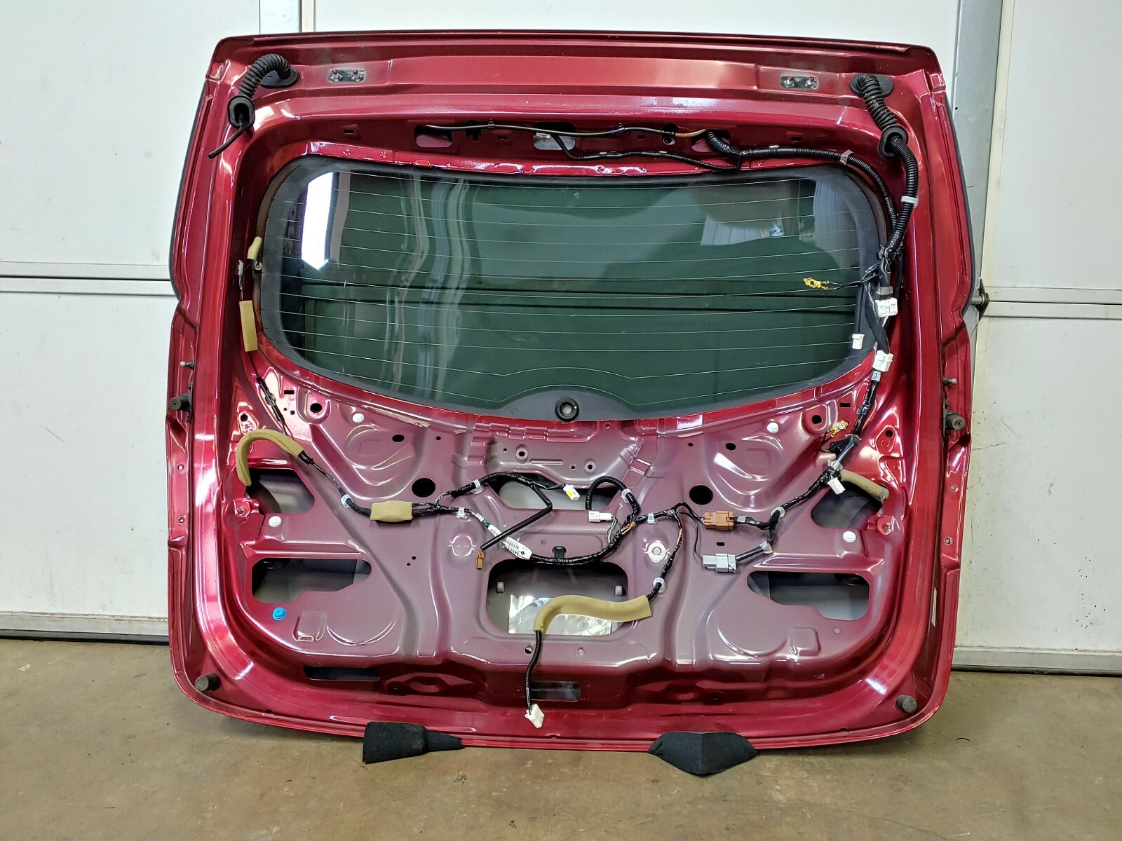 20082015 Nissan Rogue Rear hatch lift gate tailgate window OEM Crimson