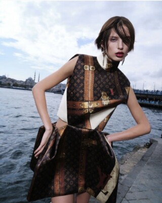 vogue Turkey October 2024 Lulu Wood - Emili Sindlev - Su Burcu