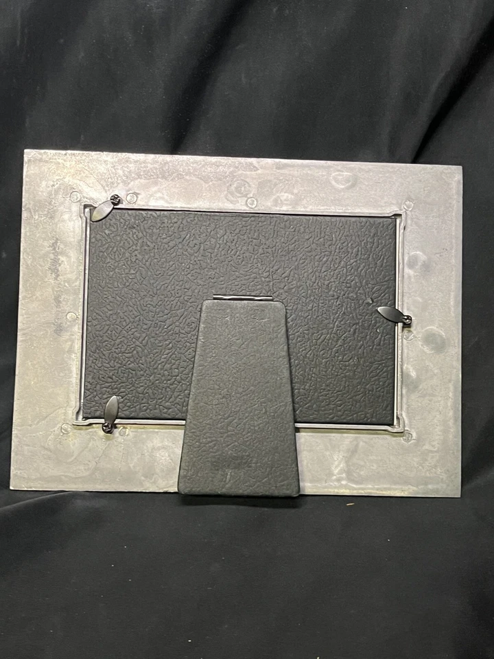 VINTAGE 1998 FURIO HOME PEWTER 4 X 6” FRIENDS Cute PICTURE FRAME ~Great Gift - Image 4 of 4