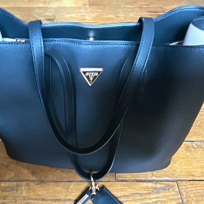 GUESS Damen Tragetasche/Shopper schwarz Kunstleder Reißverschluss, Beutel, Logo