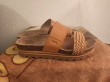 Reef Cushion Vista Hi Womens sz 8 Tan Slip On Platform Slides Sandals #38
