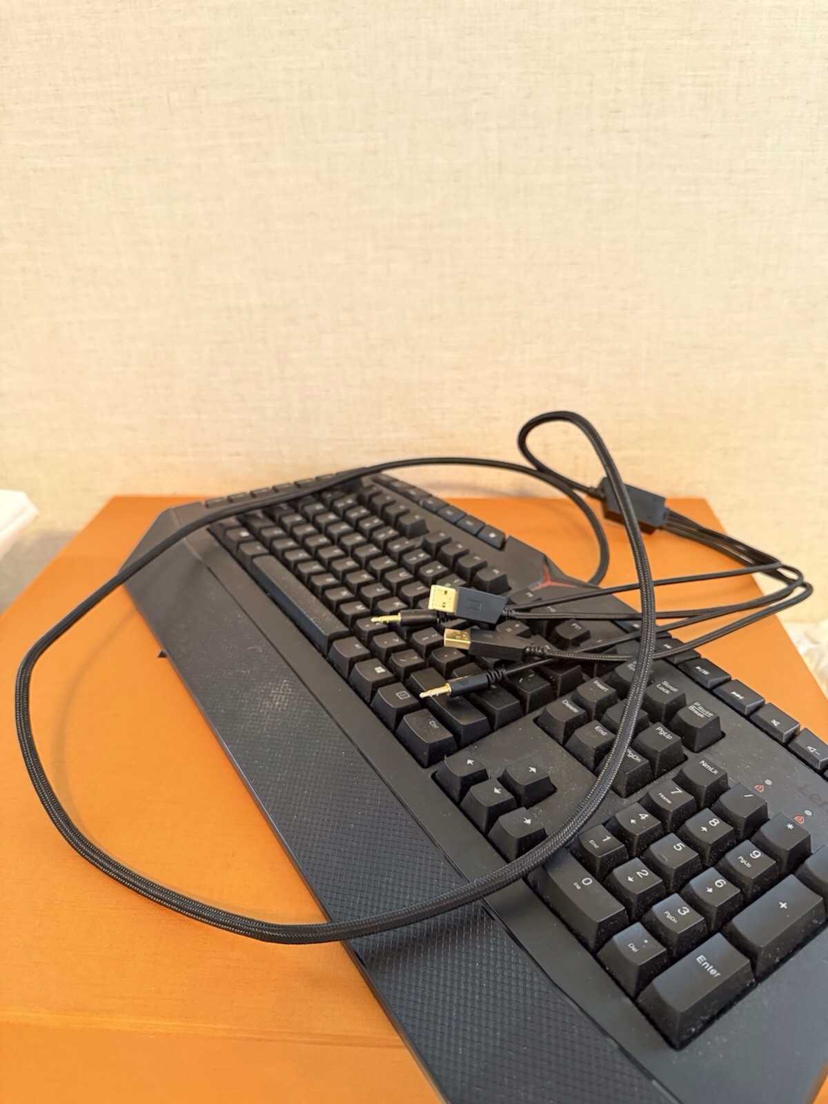 Lenovo Y Black/Red Gaming Mechanical Switch Keyboard K800 - Tested and Working