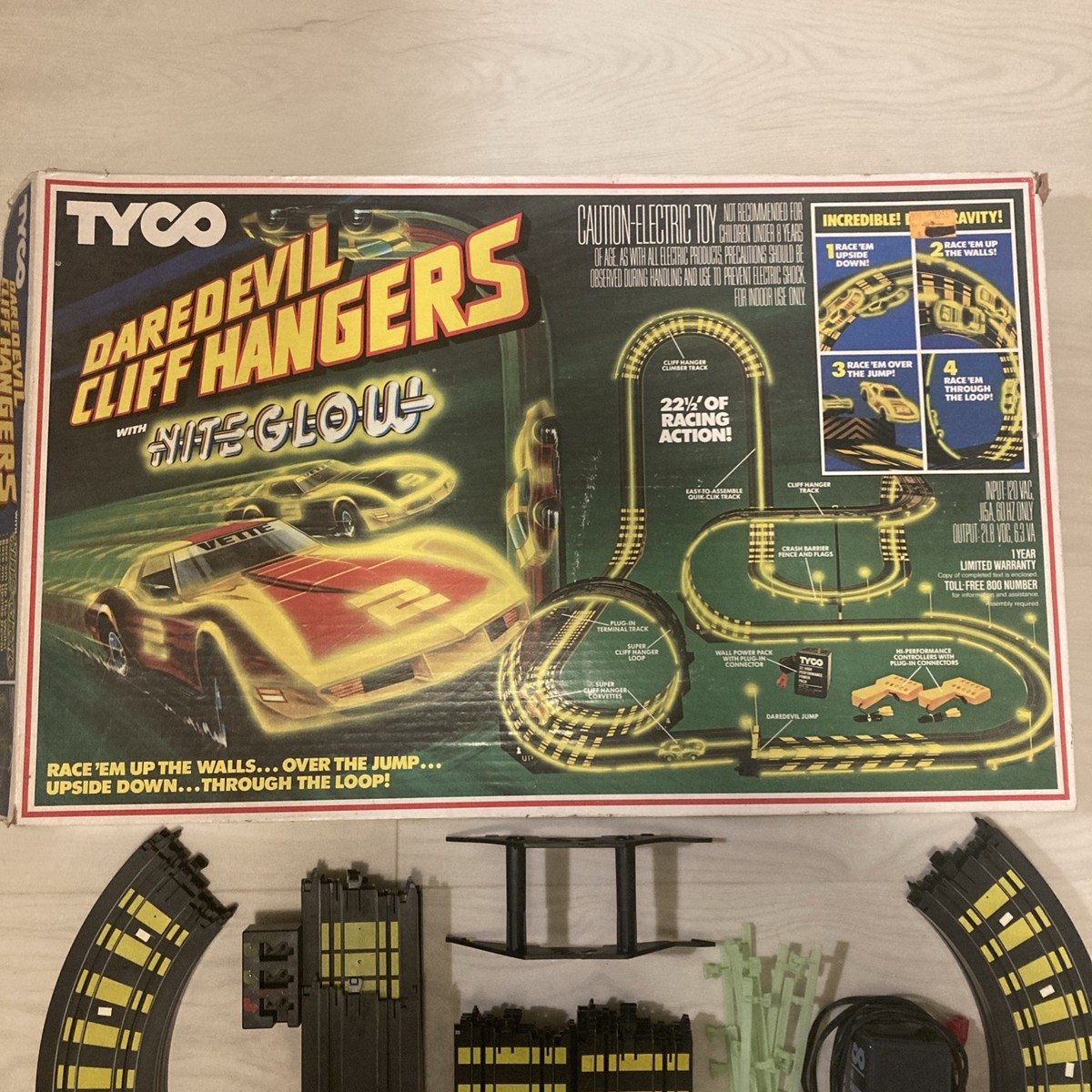 Vintage Tyco Daredevil Cliff Hangers Nite Glow Corvette Slot Car