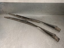 A1268203044 WISCHARM SCHEIBENREINIGUNG VORN RECHTS / A1268203044 / 5460431 FÜR M