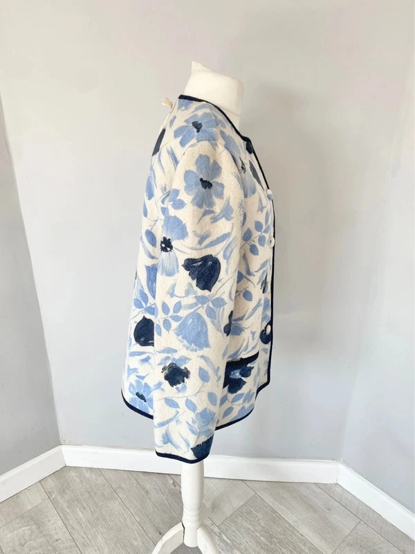 Geiger Austria Ladies Pure New Wool Floral Jacket Size 14 New with tags - Image 2 of 4