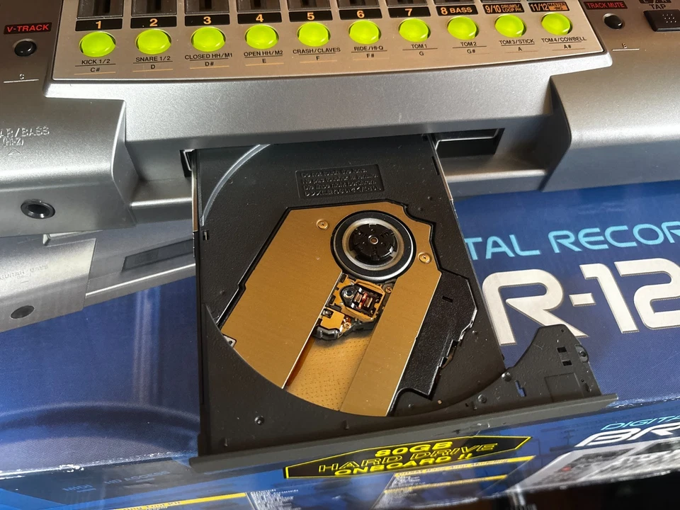 BOSS BR-1200CD 12-track Digital Studio Workstation 80GB HD CDRW w/ box - Image 4 of 4