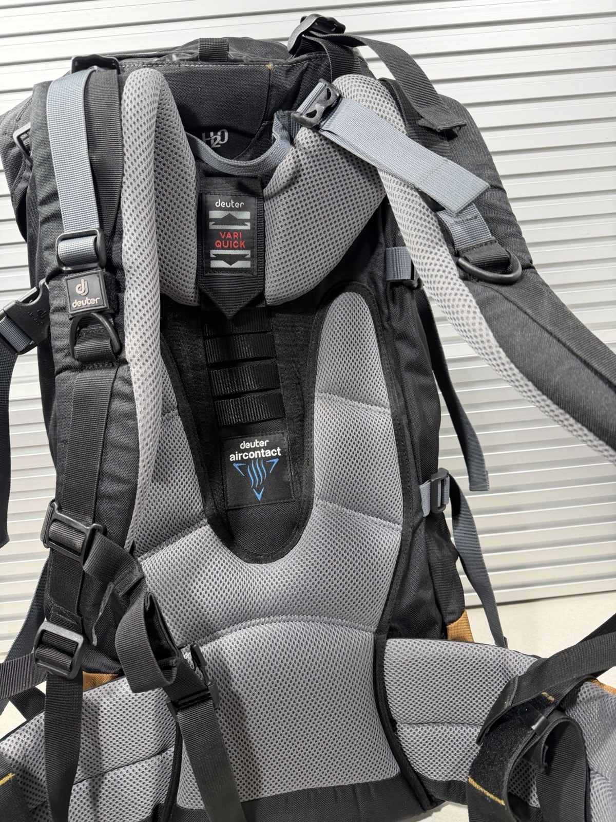 Deuter men's Guide 45+ daypack / backpack / mountaineering Backpack - LOOK