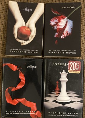 Twilight Saga Series Set: Twilight New Moon Eclipse Breaking Dawn + Bree